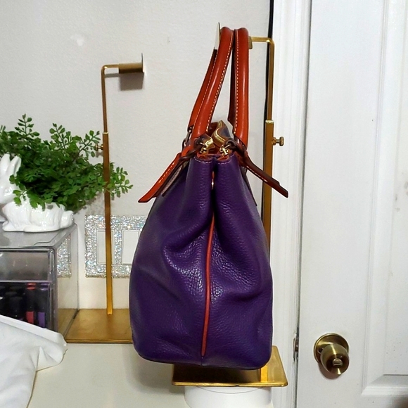 RARE DOONEY &BOURKE PURPLE LEATHER HANDBAG💜💜 - Picture 6 of 17